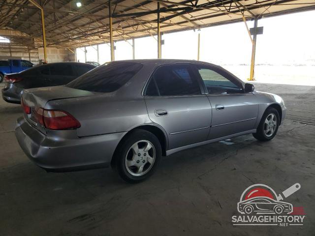 1HGCG6687YA075701 2000 HONDA ACCORD photo no. 3