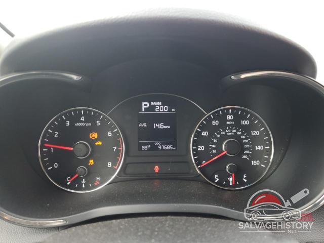 3KPFK4A78HE033841 2017 KIA FORTE photo no. 9