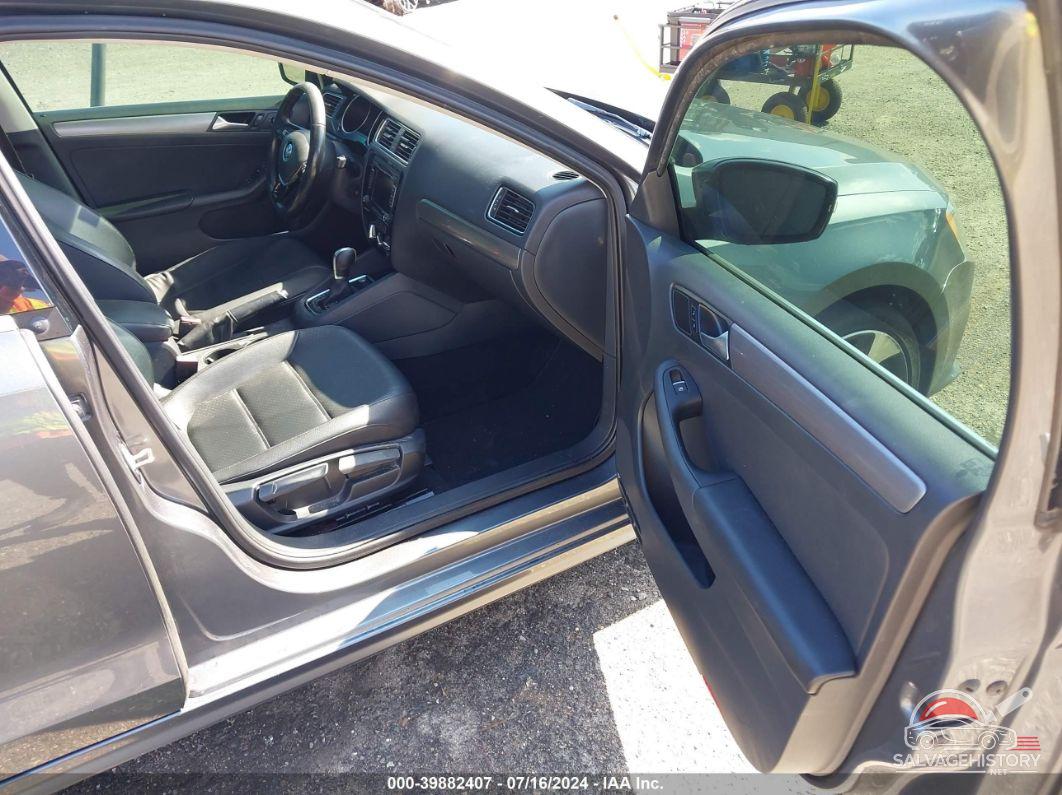 3VWLA7AJ0FM421990 2015 VOLKSWAGEN JETTA photo no. 5