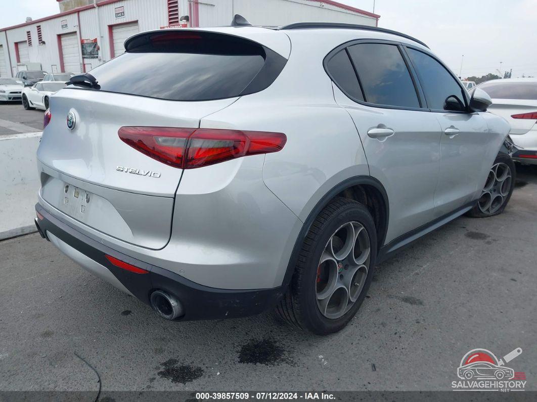 ZASFAKNN0J7B81432 2018 ALFA ROMEO STELVIO photo no. 4