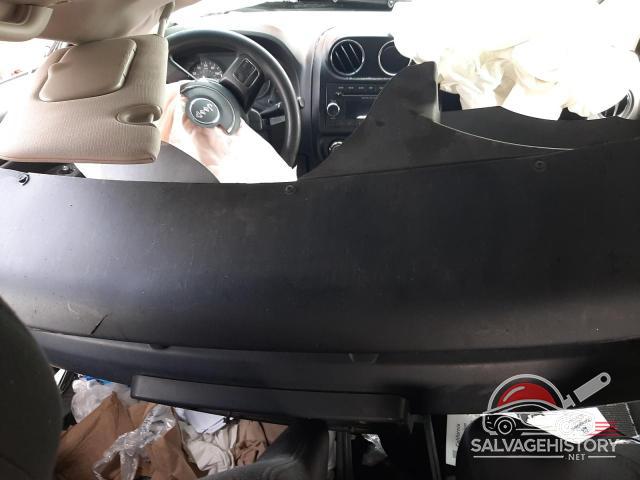 1C4NJDBB4DD269741 2013 JEEP COMPASS photo no. 8