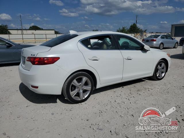 19VDE1F57DE018271 2013 ACURA ILX photo no. 3