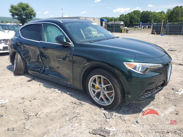 ZASPAKBN7M7D14927 2021 ALFA ROMEO STELVIO photo no. 4