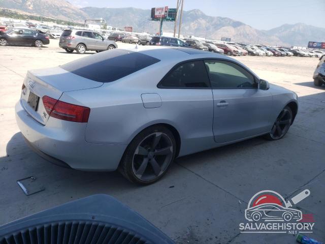 WAULFAFR9BA044967 2011 AUDI A5 photo no. 3