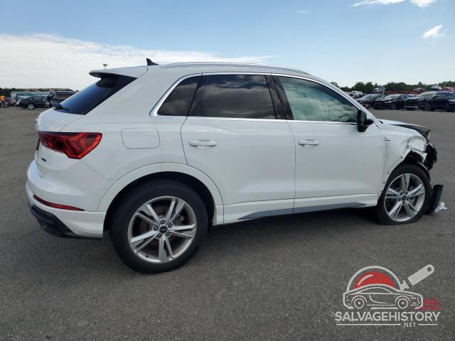 WA1DECF30N1094818 2022 AUDI Q3 PREMIUM photo no. 3