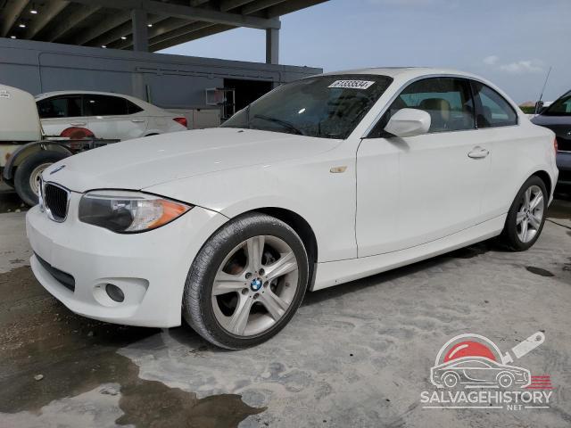 WBAUP7C58DVP24733 2013 BMW 1 SERIES photo no. 4