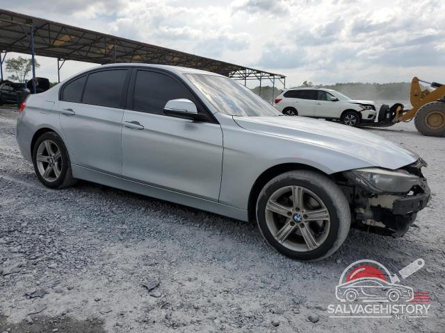 WBA3A5C56CF350097 2012 BMW 3 SERIES photo no. 4