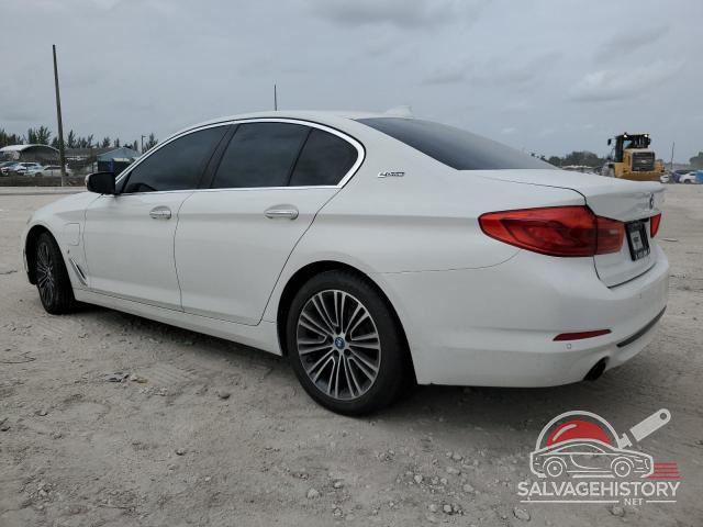 WBAJA9C57JB252067 2018 BMW 5 SERIES photo no. 2