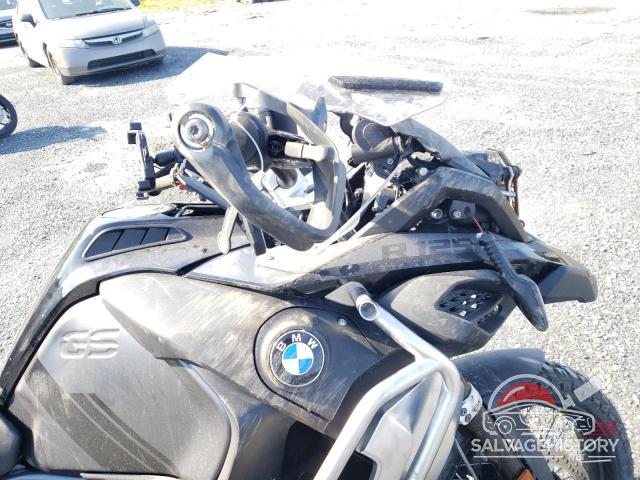 WB10M1309N6F26900 2022 BMW R-SERIES photo no. 9