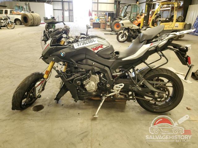 WB10D1304GZ463302 2016 BMW S photo no. 3