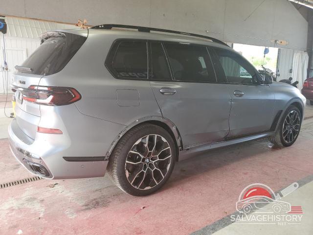 5UX33EM03R9S99812 2024 BMW X7 M60I photo no. 3