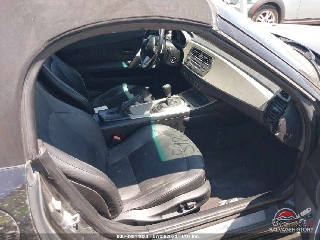 4USBT53554LT26136 2004 BMW Z4 photo no. 5