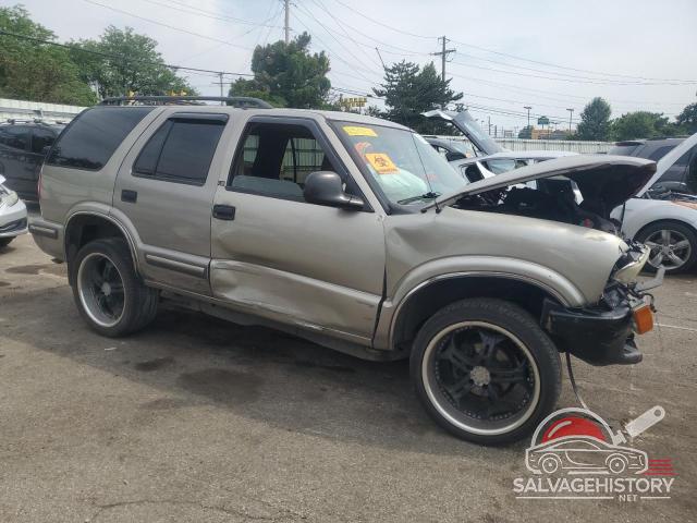 1GNCS13W3W2252472 1998 CHEVROLET BLAZER photo no. 4