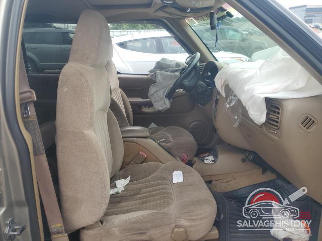 1GNCS13W3W2252472 1998 CHEVROLET BLAZER photo no. 7