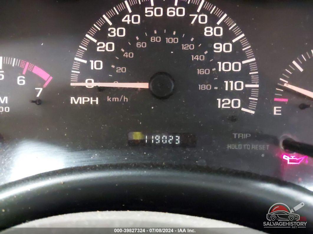 1G1ND52F94M632415 2004 CHEVROLET CLASSIC photo no. 7