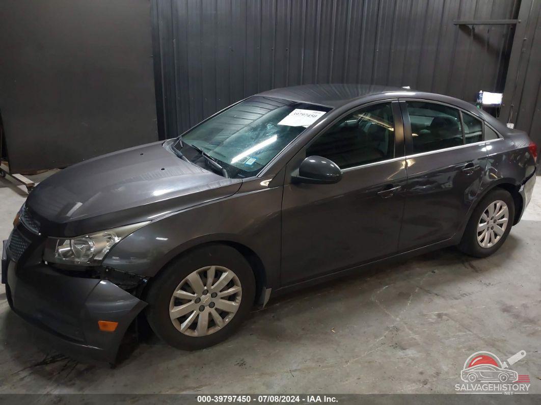 1G1PF5S9XB7250676 2011 CHEVROLET CRUZE photo no. 2