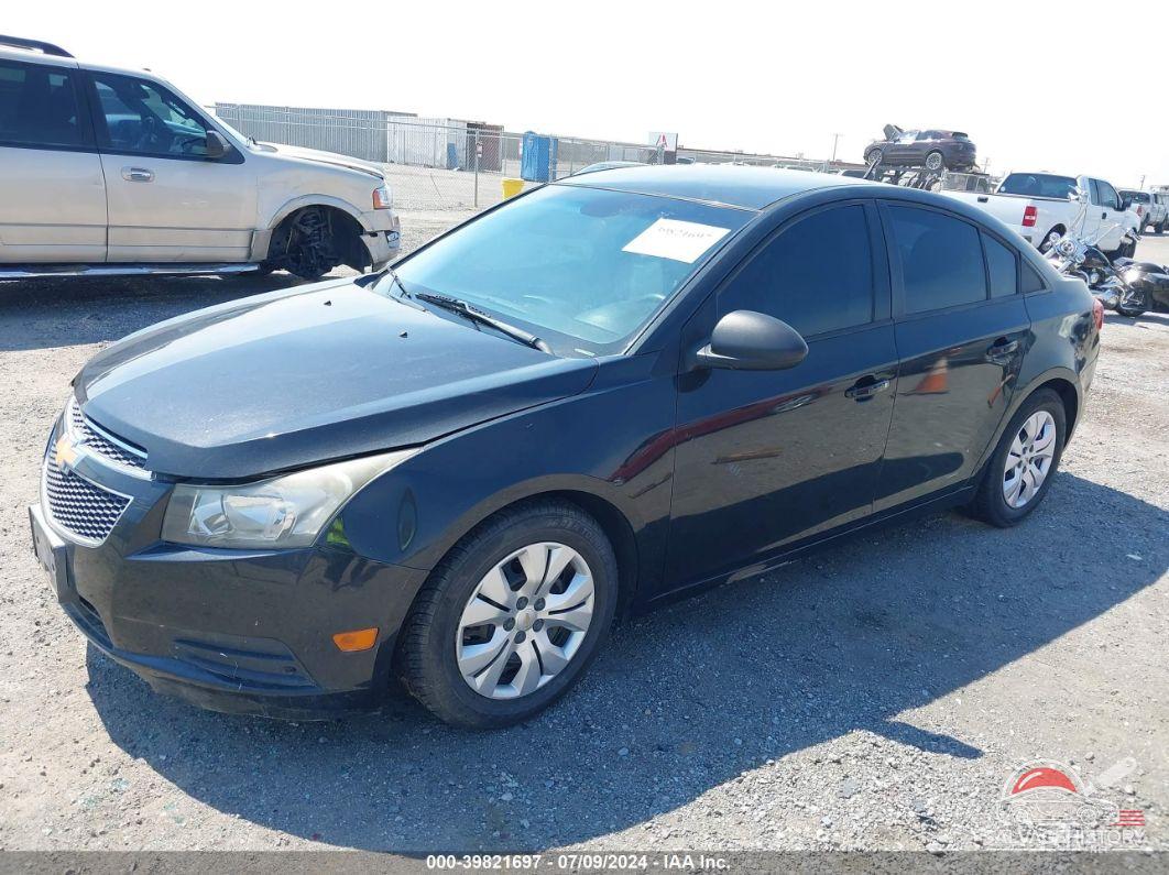 1G1PA5SG6D7241568 2013 CHEVROLET CRUZE photo no. 2
