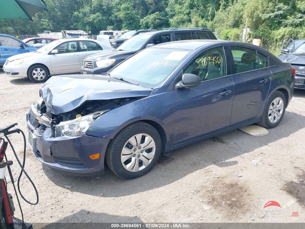 1G1PA5SG2E7458438 2014 CHEVROLET CRUZE photo no. 2