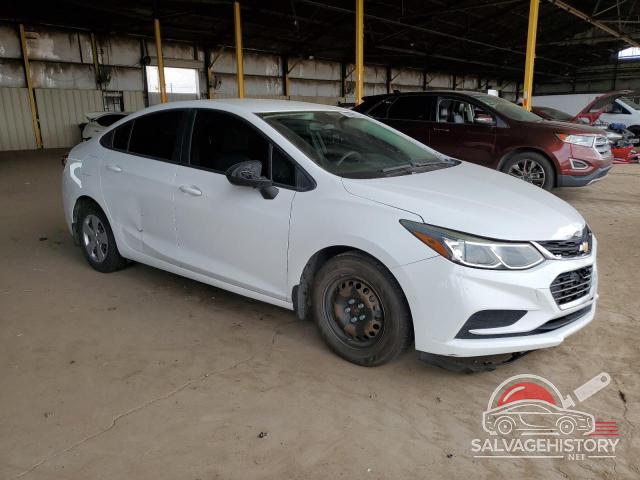 1G1BC5SM0J7150754 2018 CHEVROLET CRUZE photo no. 4