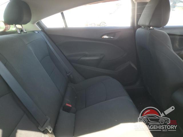 1G1BC5SM2J7110823 2018 CHEVROLET CRUZE photo no. 10