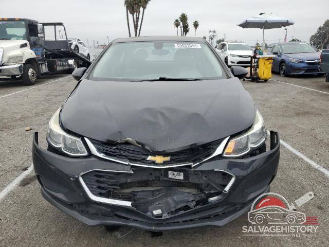 1G1BC5SM3J7227410 2018 CHEVROLET CRUZE photo no. 5