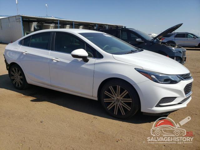 1G1BE5SM7J7224701 2018 CHEVROLET CRUZE photo no. 4