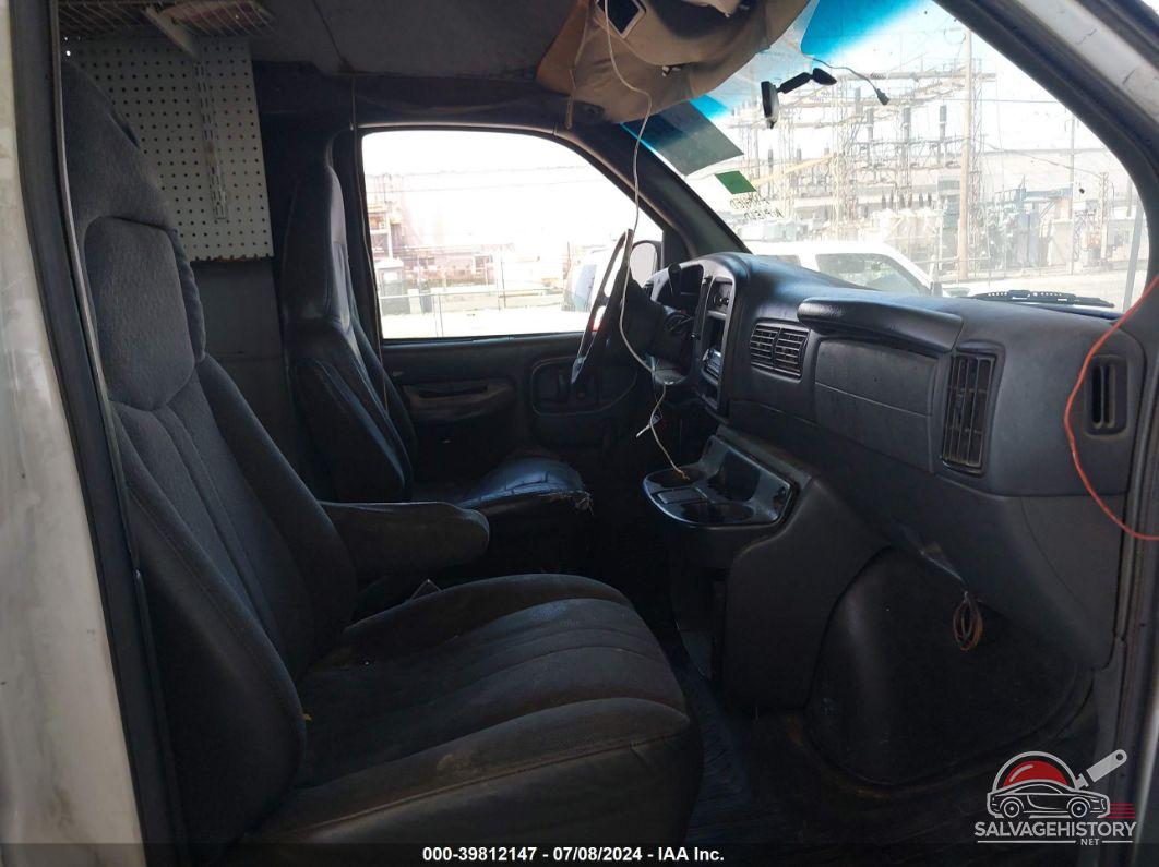 1GCGG25RX21216819 2002 CHEVROLET EXPRESS photo no. 5