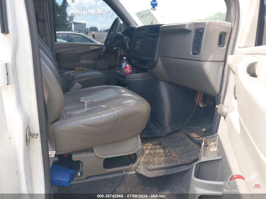 1GCGG25VX41170103 2004 CHEVROLET EXPRESS photo no. 5