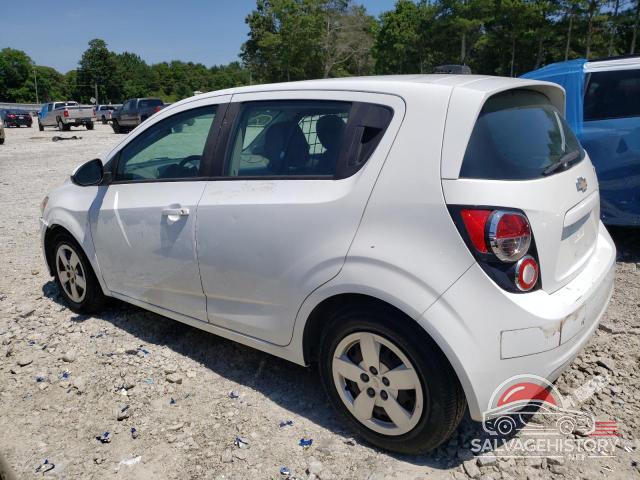 1G1JA6SH3F4207922 2015 CHEVROLET SONIC photo no. 2