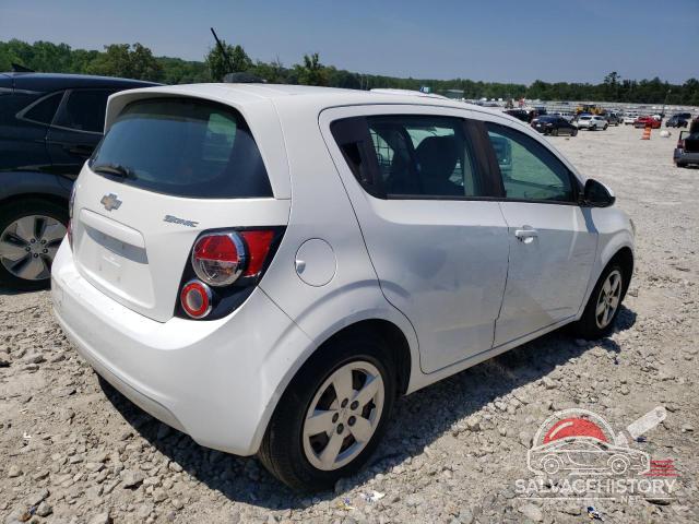 1G1JA6SH3F4207922 2015 CHEVROLET SONIC photo no. 3