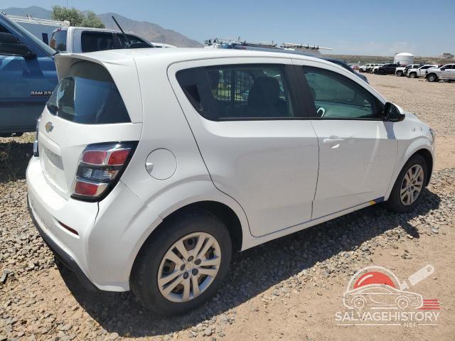 1G1JG6SH9H4139241 2017 CHEVROLET SONIC photo no. 3
