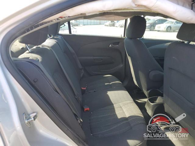 1G1JD5SG7J4122986 2018 CHEVROLET SONIC photo no. 10