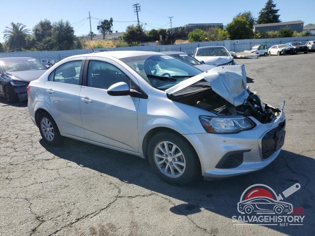 1G1JD5SG7J4122986 2018 CHEVROLET SONIC photo no. 4