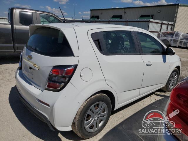 1G1JG6SB3L4111990 2020 CHEVROLET SONIC photo no. 3