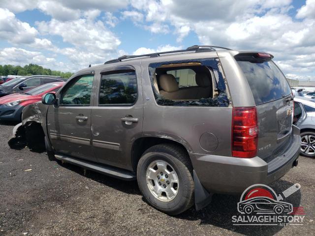 1GNSKBE02DR298907 2013 CHEVROLET TAHOE photo no. 2