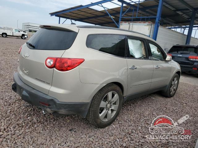 1GNKRLED8BJ181820 2011 CHEVROLET TRAVERSE photo no. 3