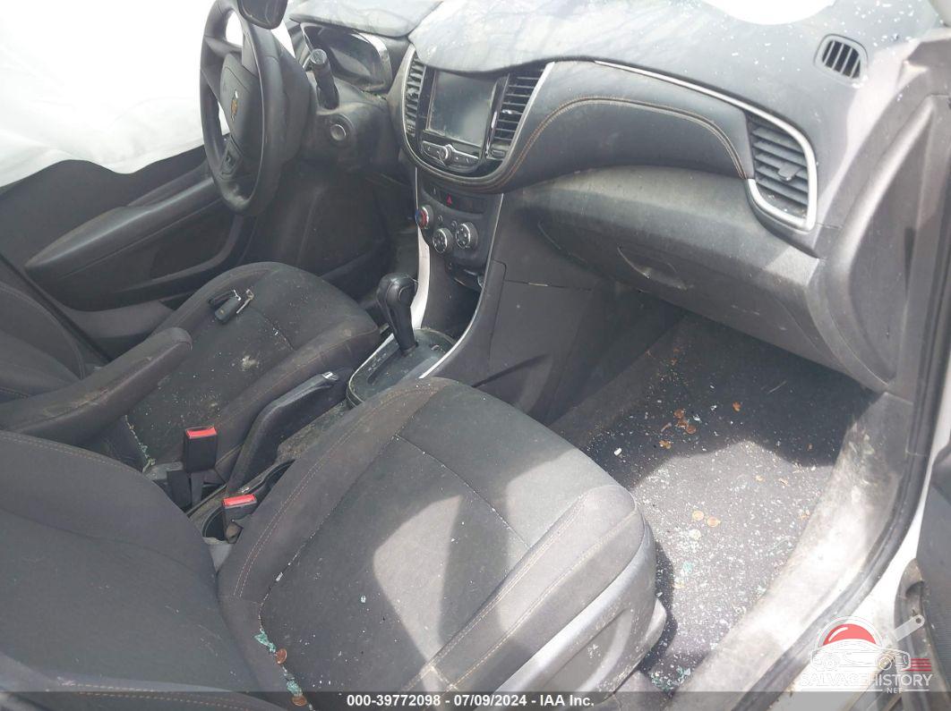 3GNCJKSB0HL274972 2017 CHEVROLET TRAX photo no. 5