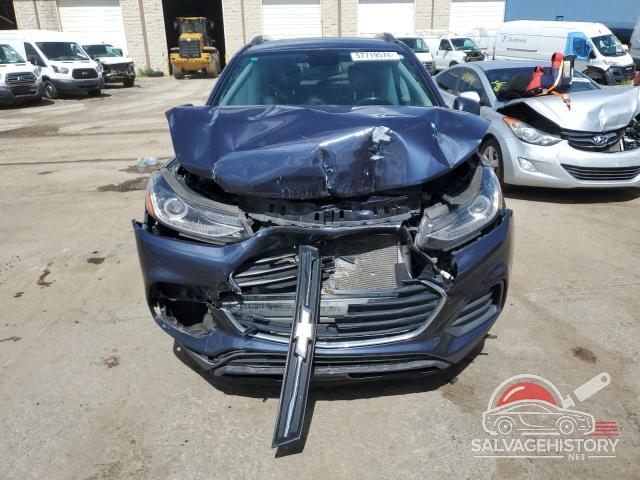 3GNCJLSB9JL262542 2018 CHEVROLET TRAX photo no. 5