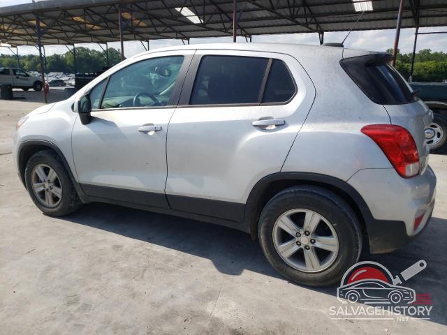 3GNCJKSB9LL285901 2020 CHEVROLET TRAX photo no. 2