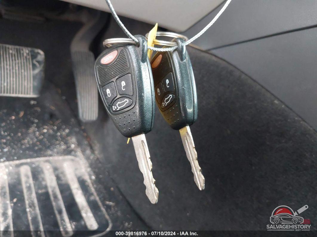 2C3AA43RX5H635396 2005 CHRYSLER 300 photo no. 11