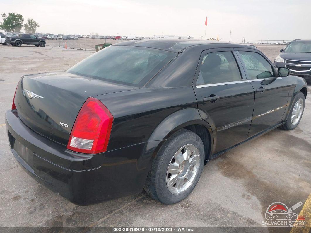 2C3AA43RX5H635396 2005 CHRYSLER 300 photo no. 4