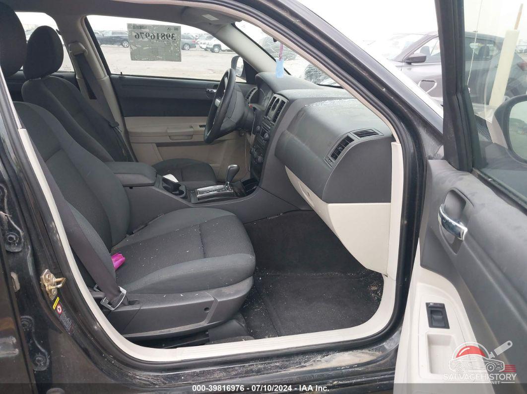 2C3AA43RX5H635396 2005 CHRYSLER 300 photo no. 5