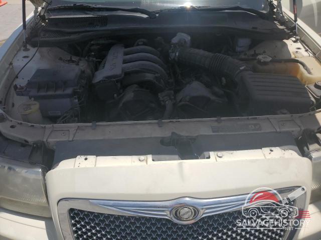 2C3JA43R55H134674 2005 CHRYSLER 300 photo no. 11