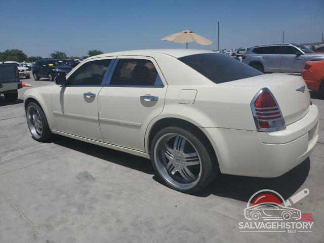 2C3JA43R55H134674 2005 CHRYSLER 300 photo no. 2