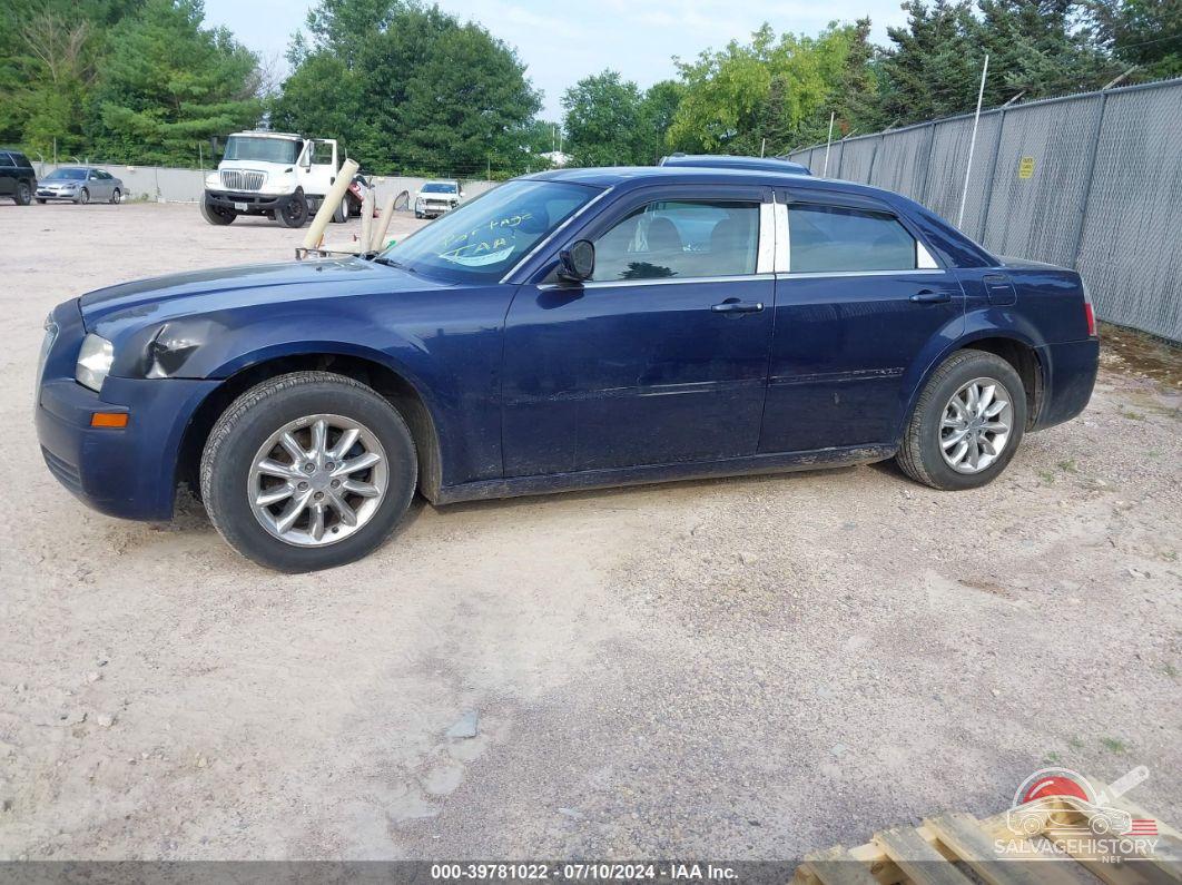 2C3JA43R65H168560 2005 CHRYSLER 300 photo no. 2