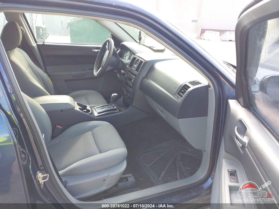 2C3JA43R65H168560 2005 CHRYSLER 300 photo no. 5