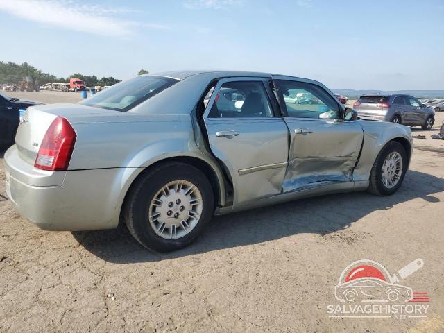 2C3JA43R75H662989 2005 CHRYSLER 300 photo no. 3
