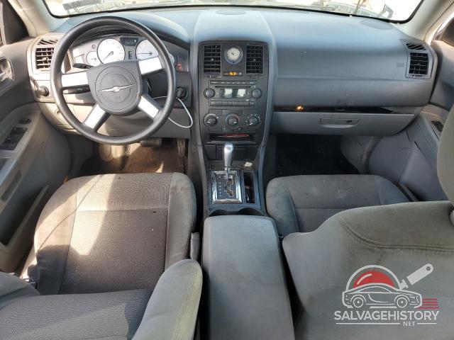 2C3JA43R75H662989 2005 CHRYSLER 300 photo no. 8