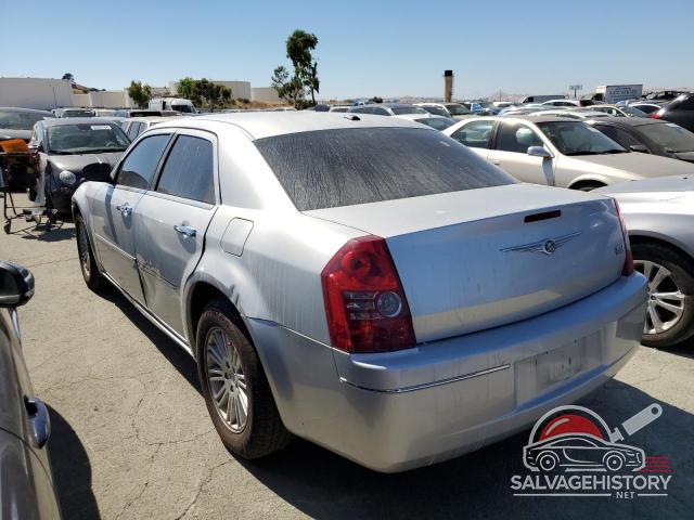 2C3CA5CV0AH233098 2010 CHRYSLER 300 photo no. 2