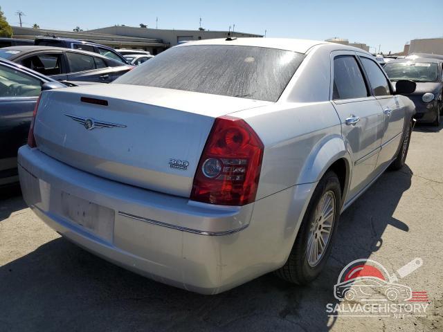2C3CA5CV0AH233098 2010 CHRYSLER 300 photo no. 3